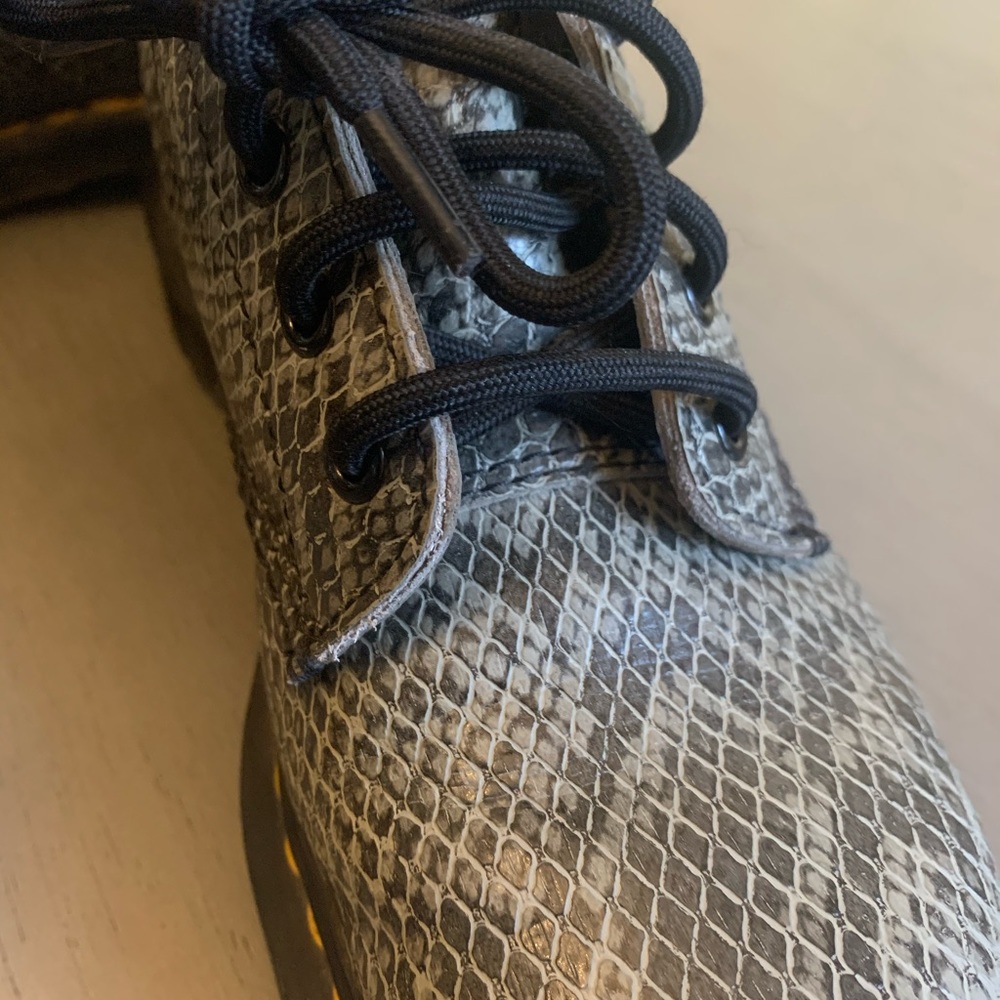 Genuine Dr. Martens Pascal Embroidered Snake Leather boots size 8